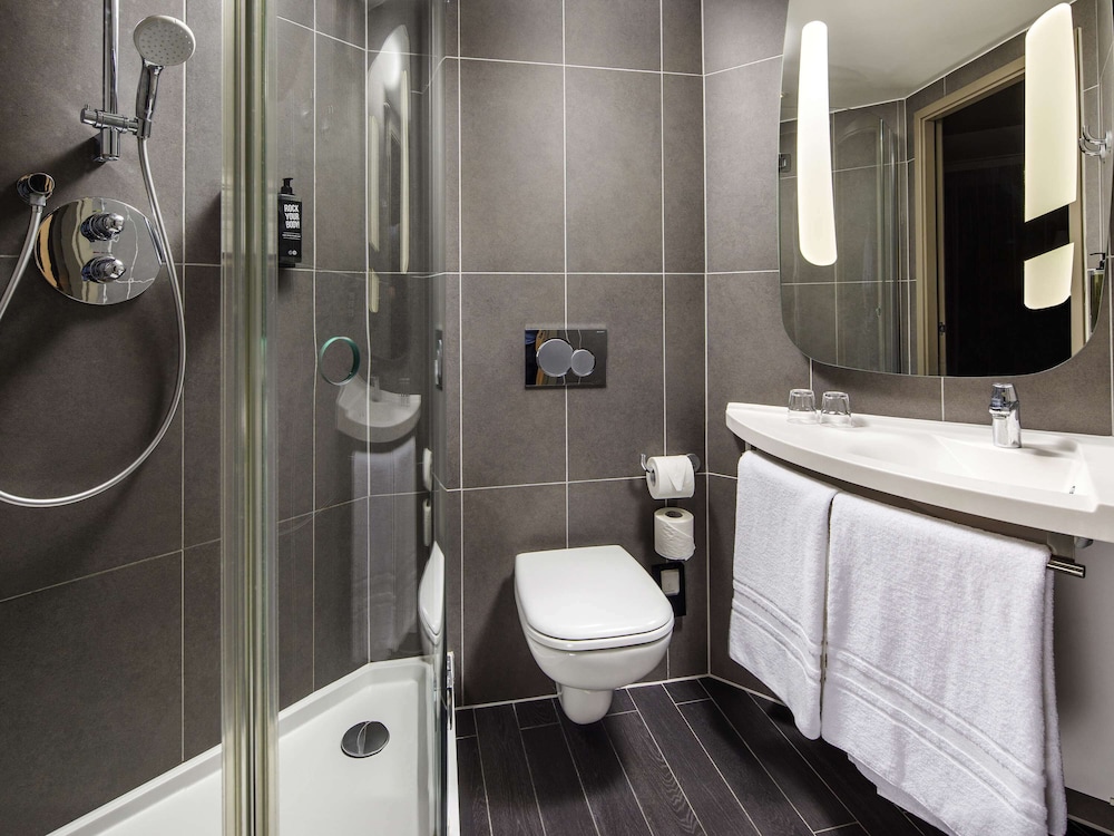 Ibis London Canning Town 62/66