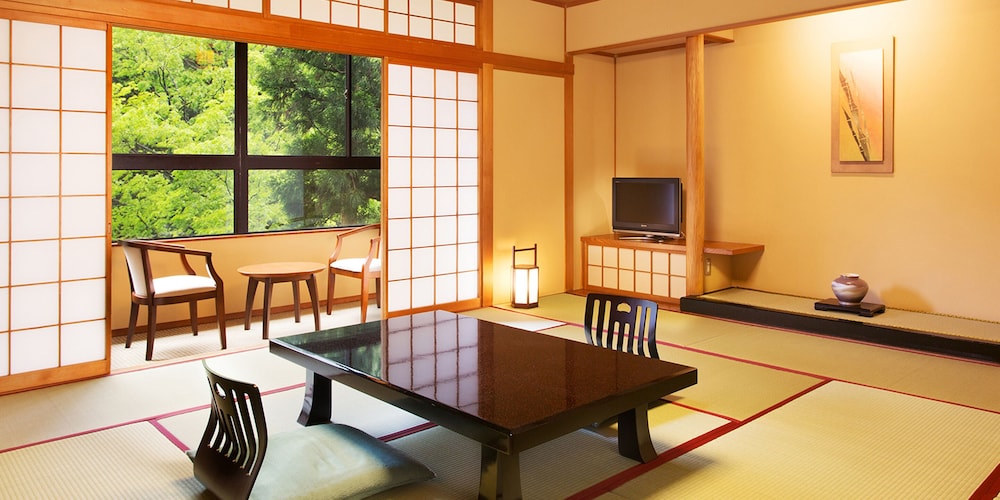 Kagari Kisshotei 28/50