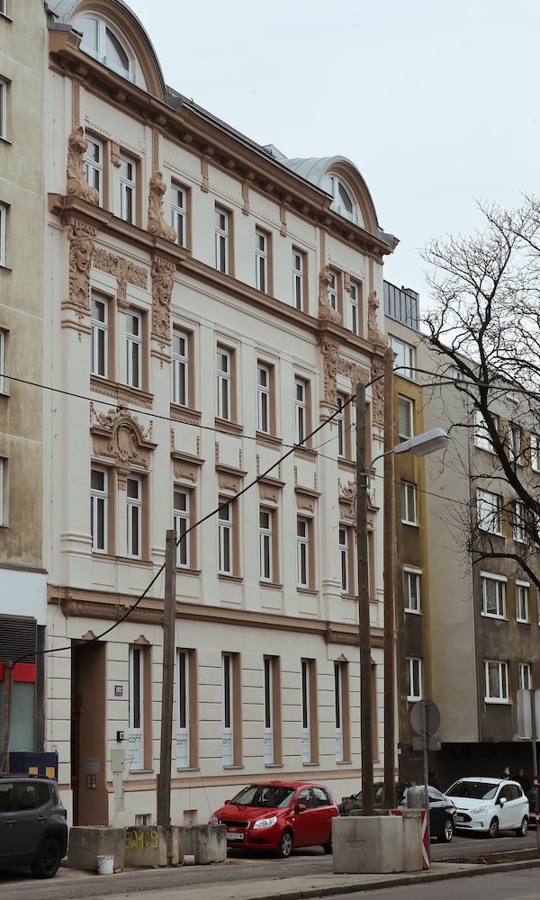 4 Beds and More Vienna Apartments 2/29