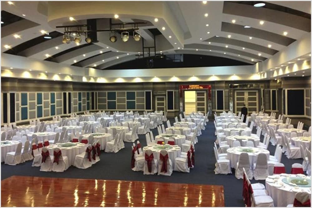 Raya Grand Hotel 34/37