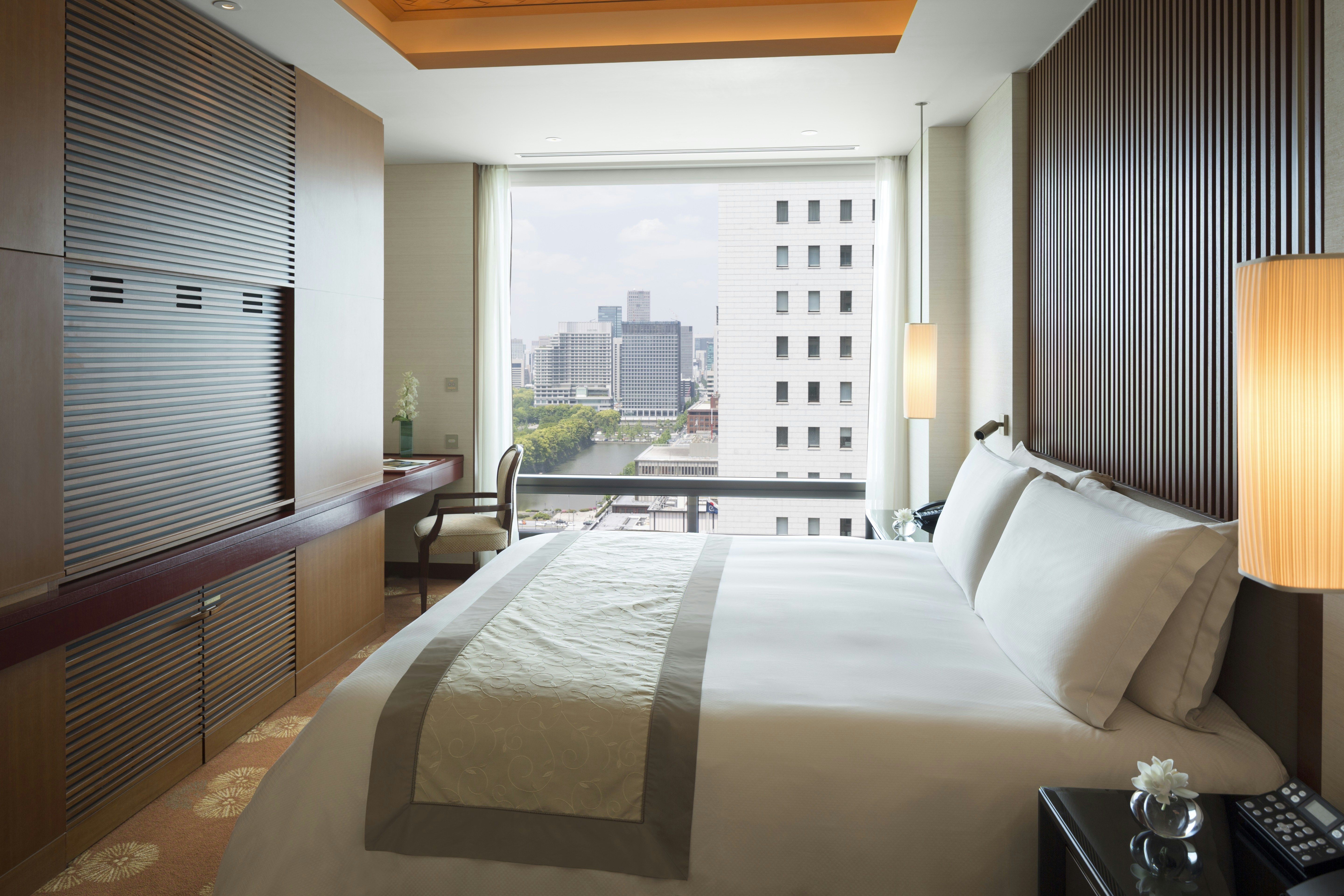 DELUXE, SUITE, KING BED