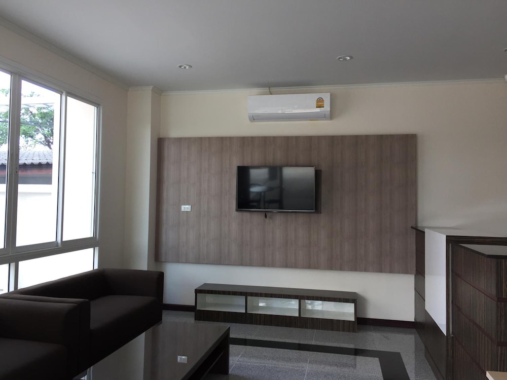 Ttt Hotel 41/48