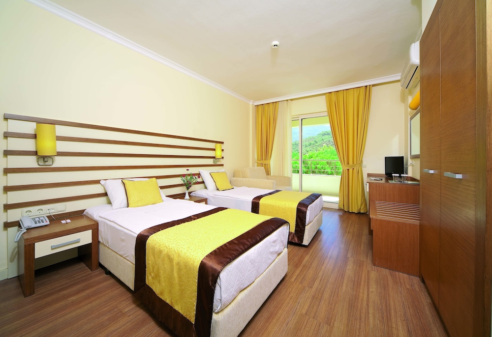 Akbulut Hotel 13/50