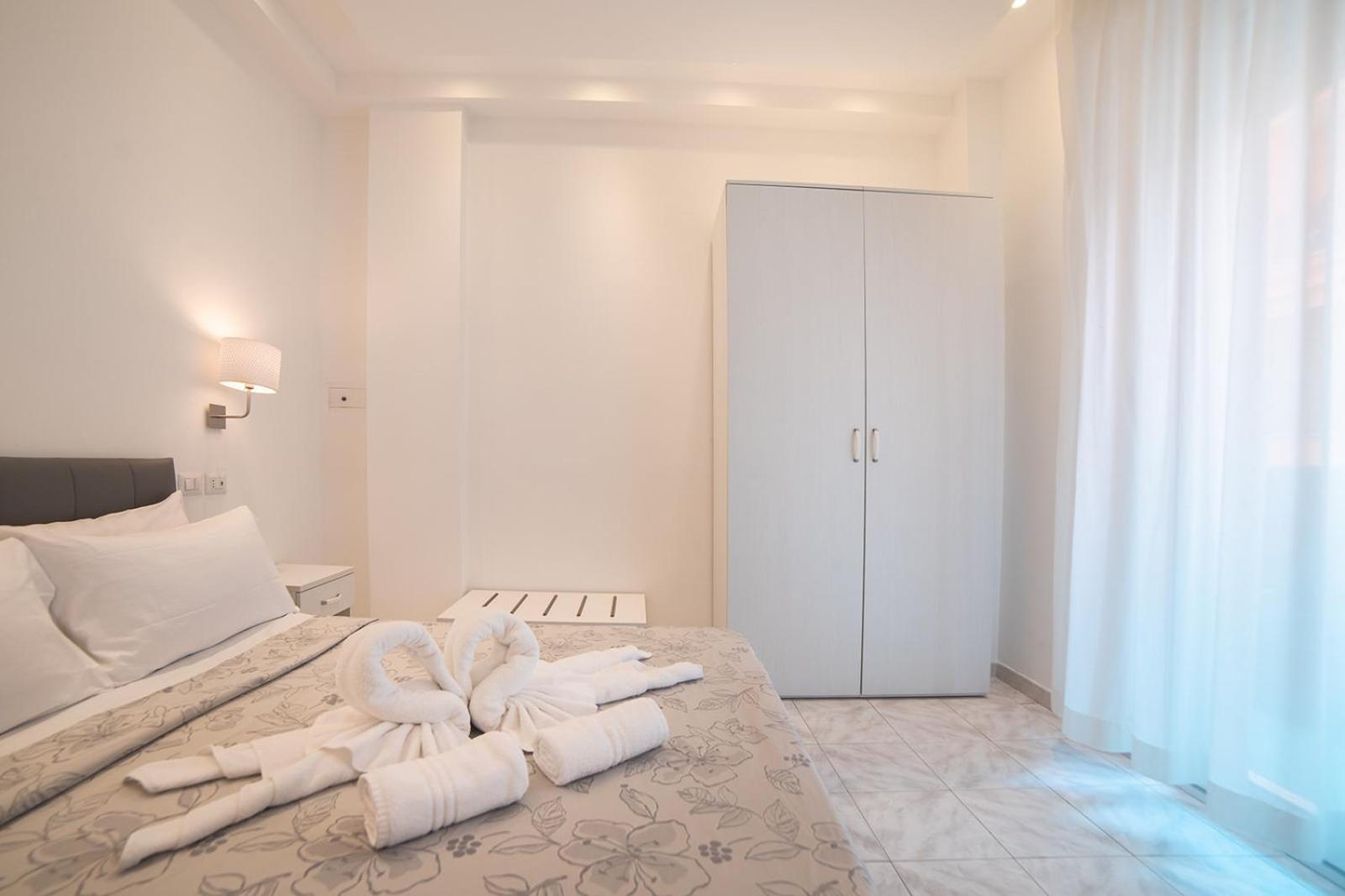 Hotel Ambasciatori 22/44