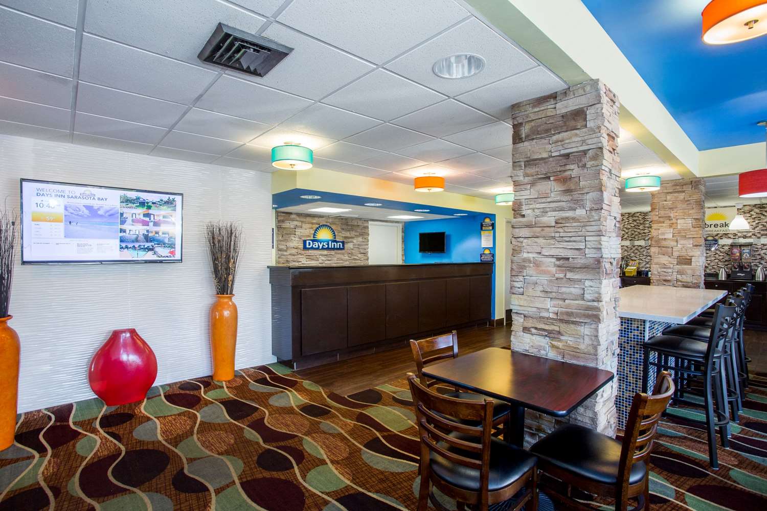 Days Inn by Wyndham Sarasota Bay 11/34