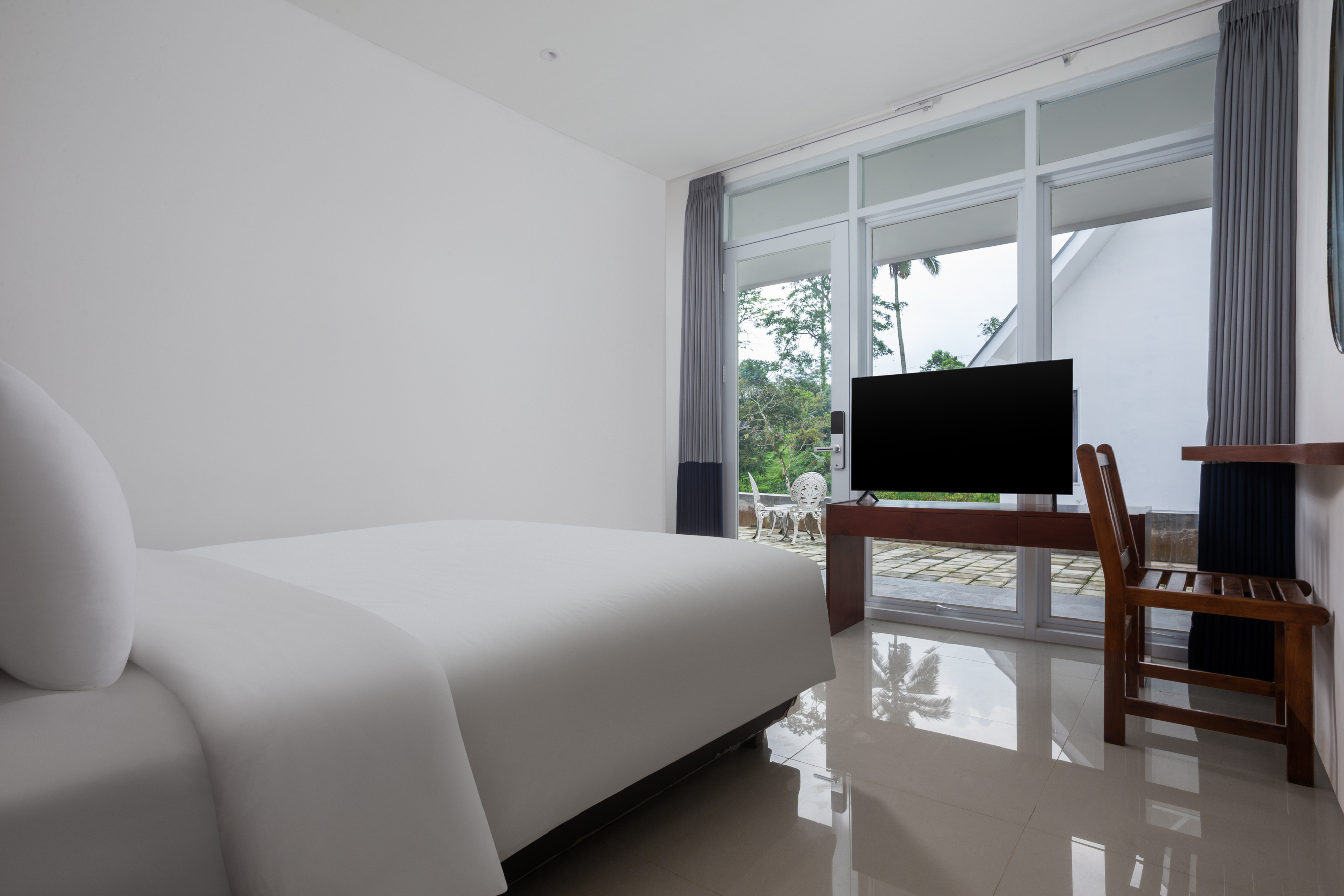 Standard, Double or Twin Bed