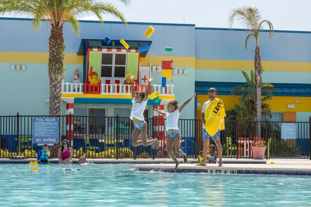 LEGOLAND BEACH RETREAT 19/22