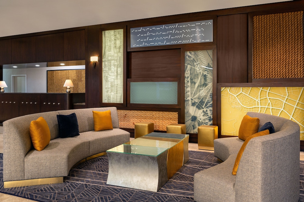 Sheraton Norfolk Waterside 26/55