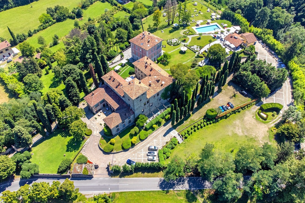 Hotel Castello Di Casiglio 74/79