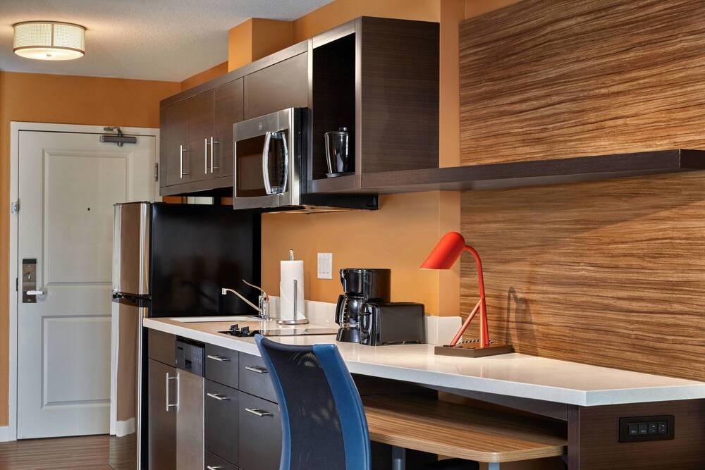 Hotel Towneplace Suites By Marriott Fort Mcmurray 26/27