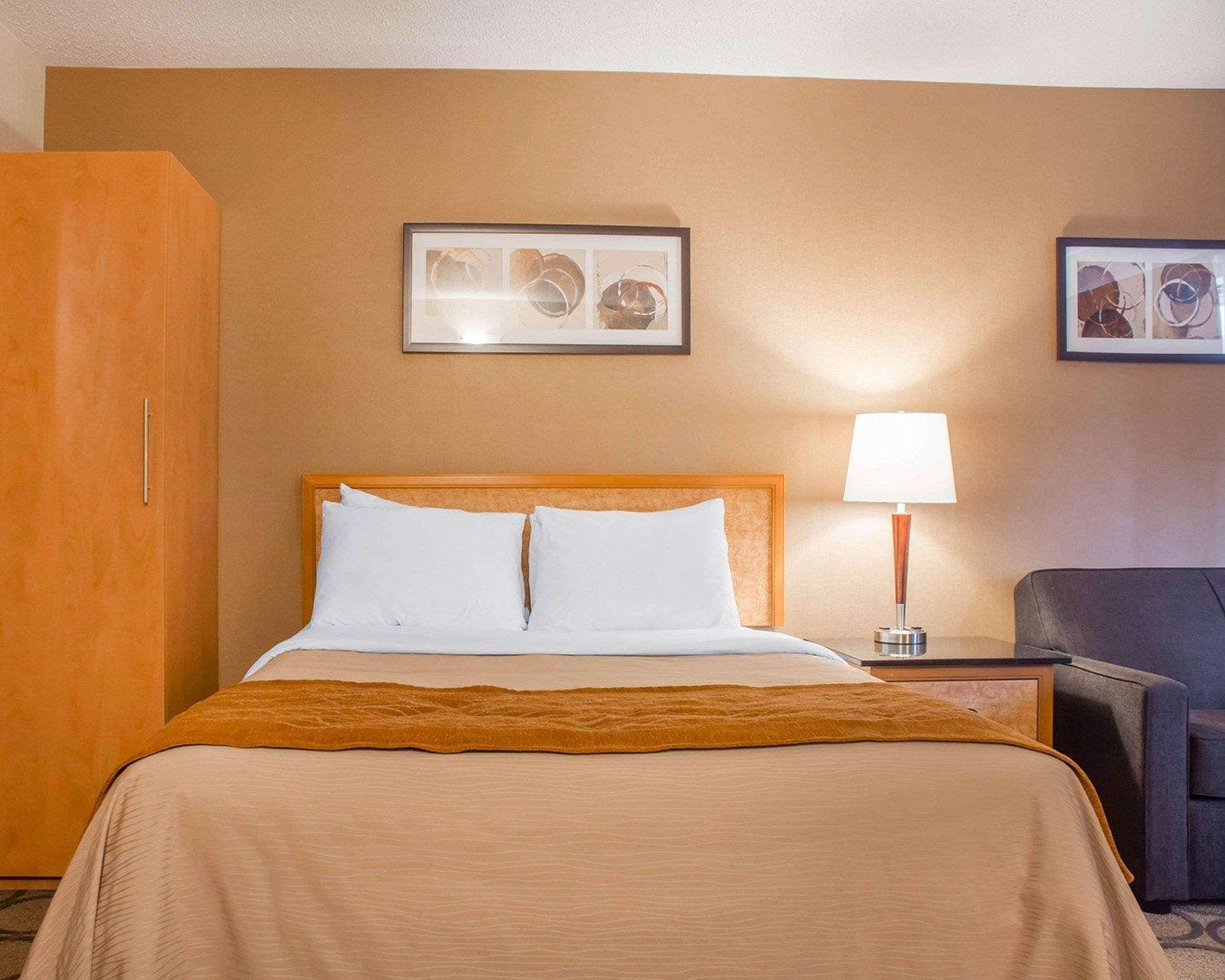 Room, Queen Bed, Accessible