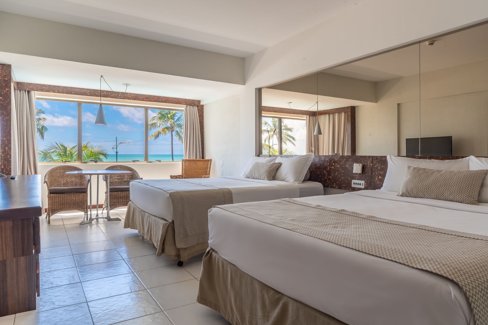 PREMIUM FLOOR SUITE
