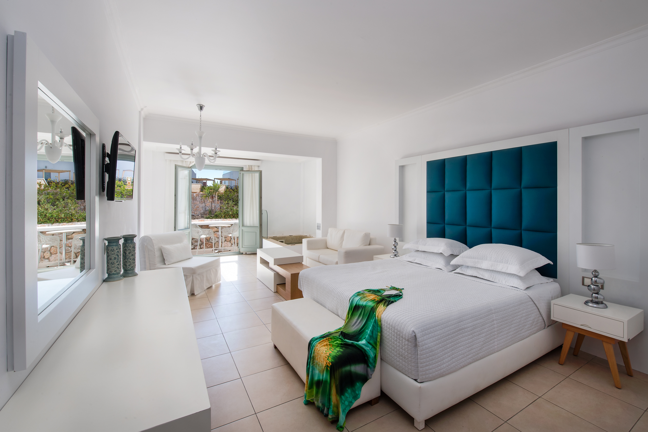 Junior Suite, Indoor Jetted Tub