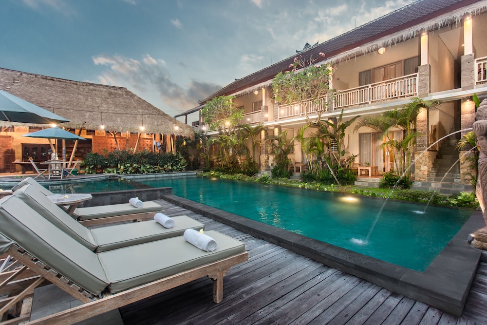 Kailash Suites 29/33