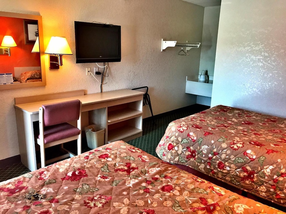 Americas Best Inns Moline 3/23