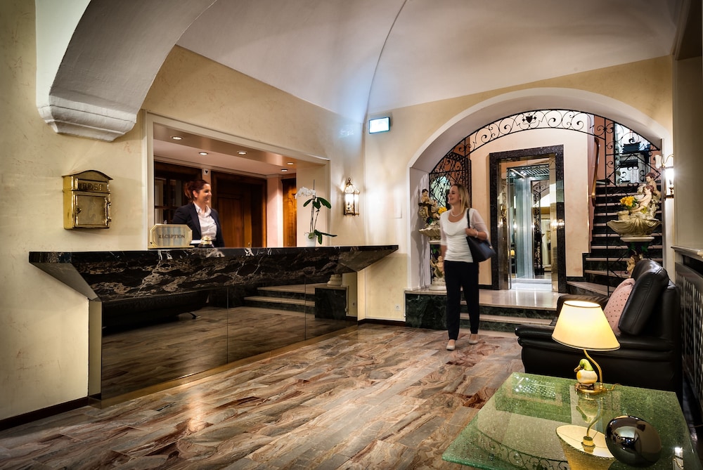 Hotel dell Angelo 1/32