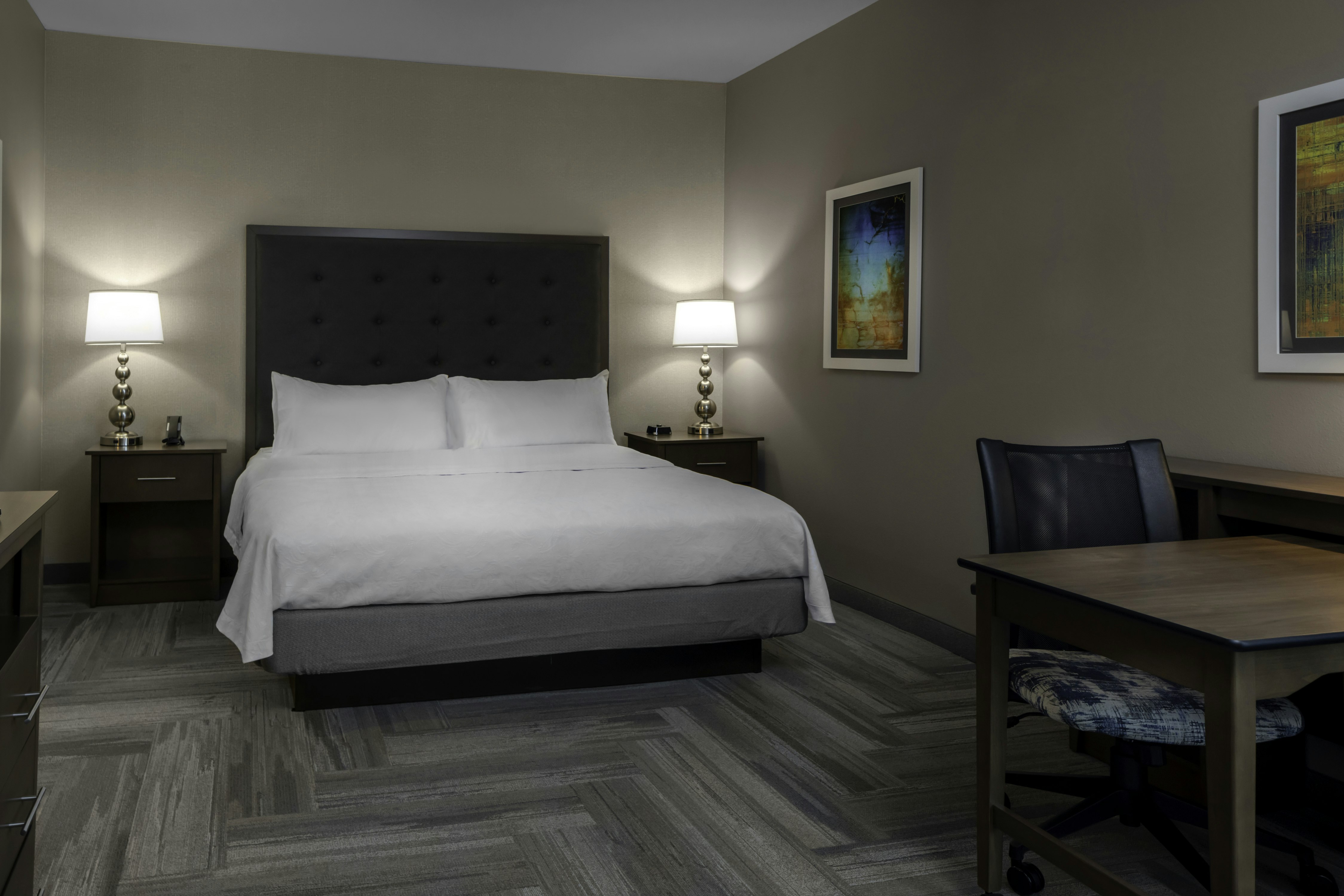 STUDIO, SUITE, KING BED