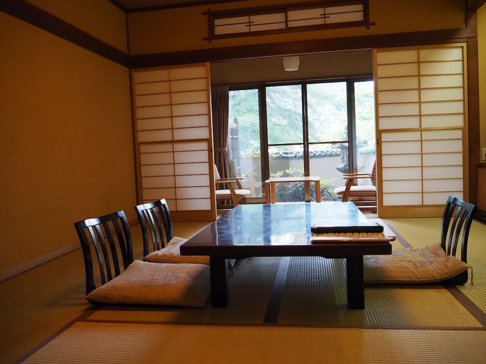 KUSATSU ONSEN BOUN 47/68