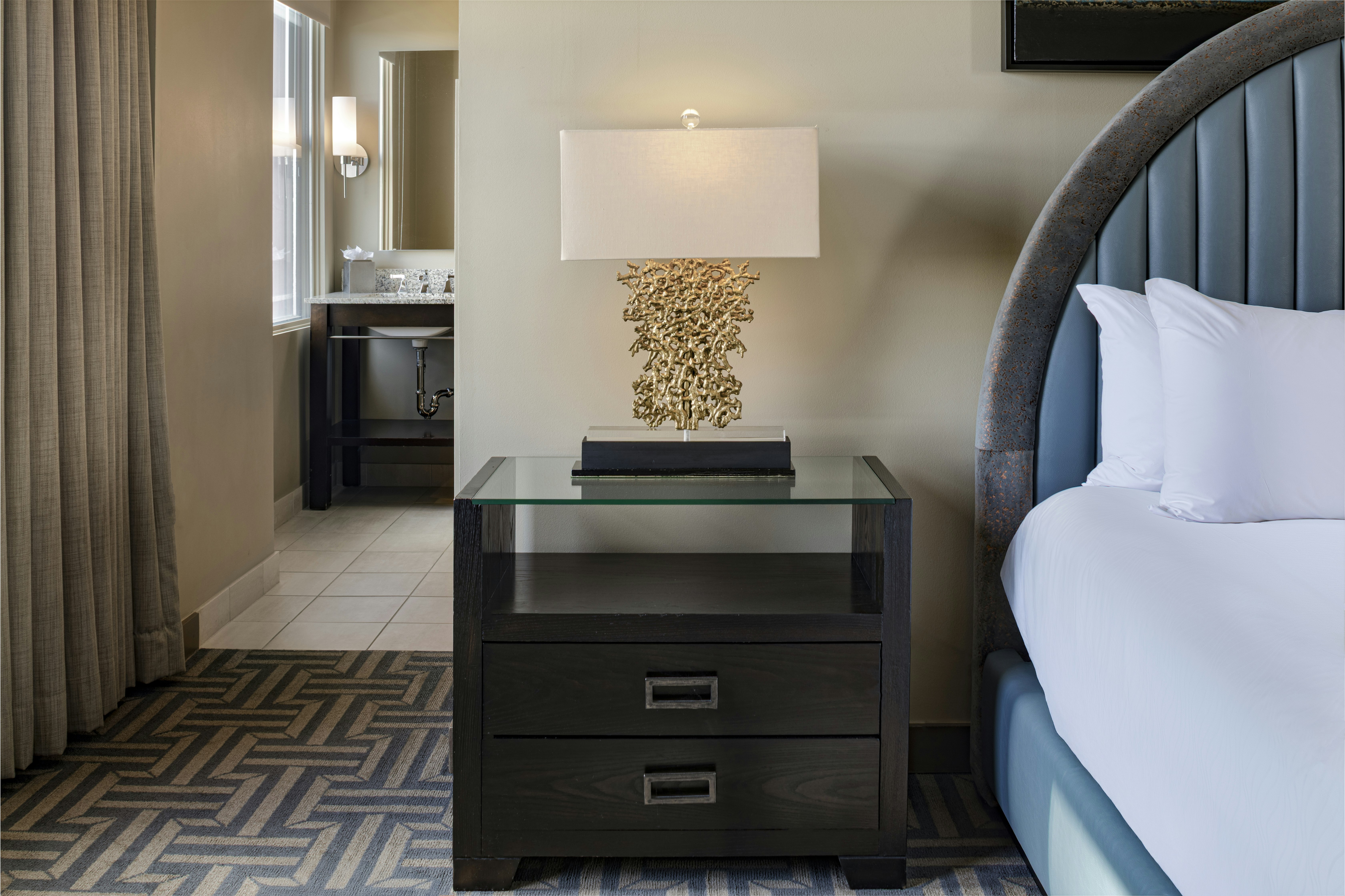 PRESIDENTIAL, SUITE, KING BED