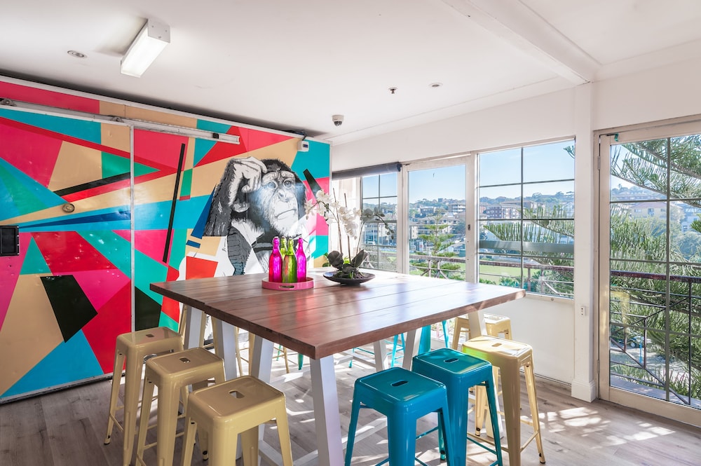 Mad Monkey Coogee Beach Hostel 15/20