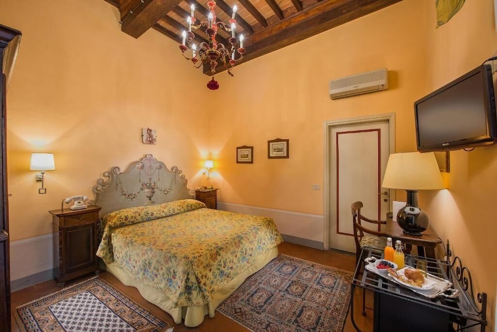 Piccolo Hotel Cortona 31/48