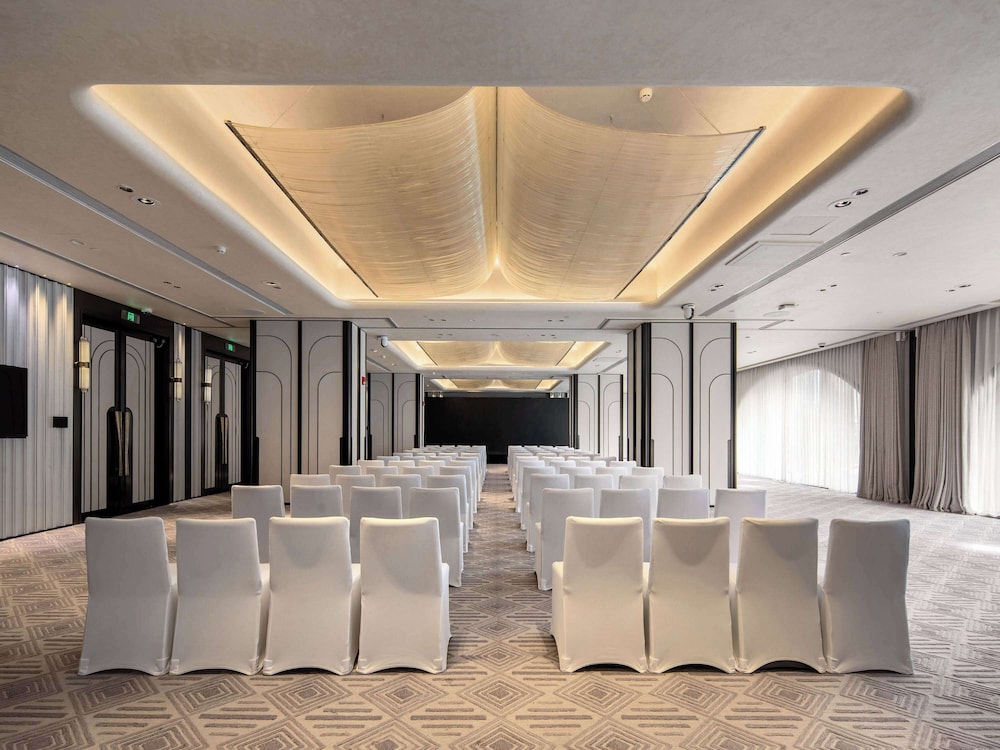Sofitel Shanghai North Bund 48/60