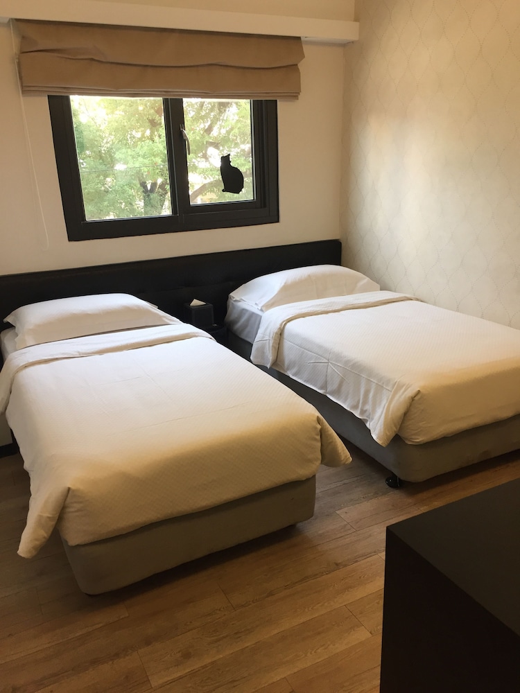 CHECK inn Express Kaohsiung Love River 40/66