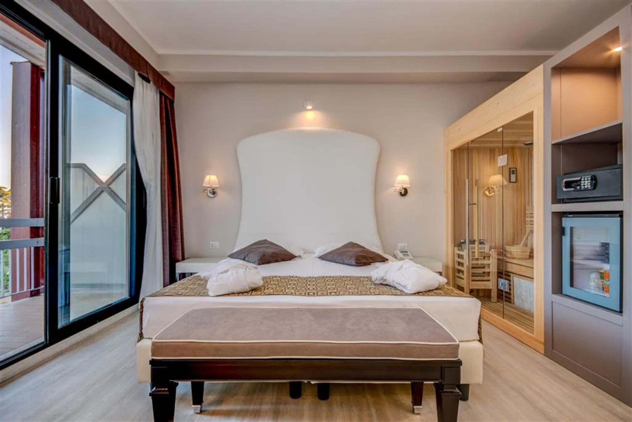 Wellness, Lake View, Sauna, Jetted Tub