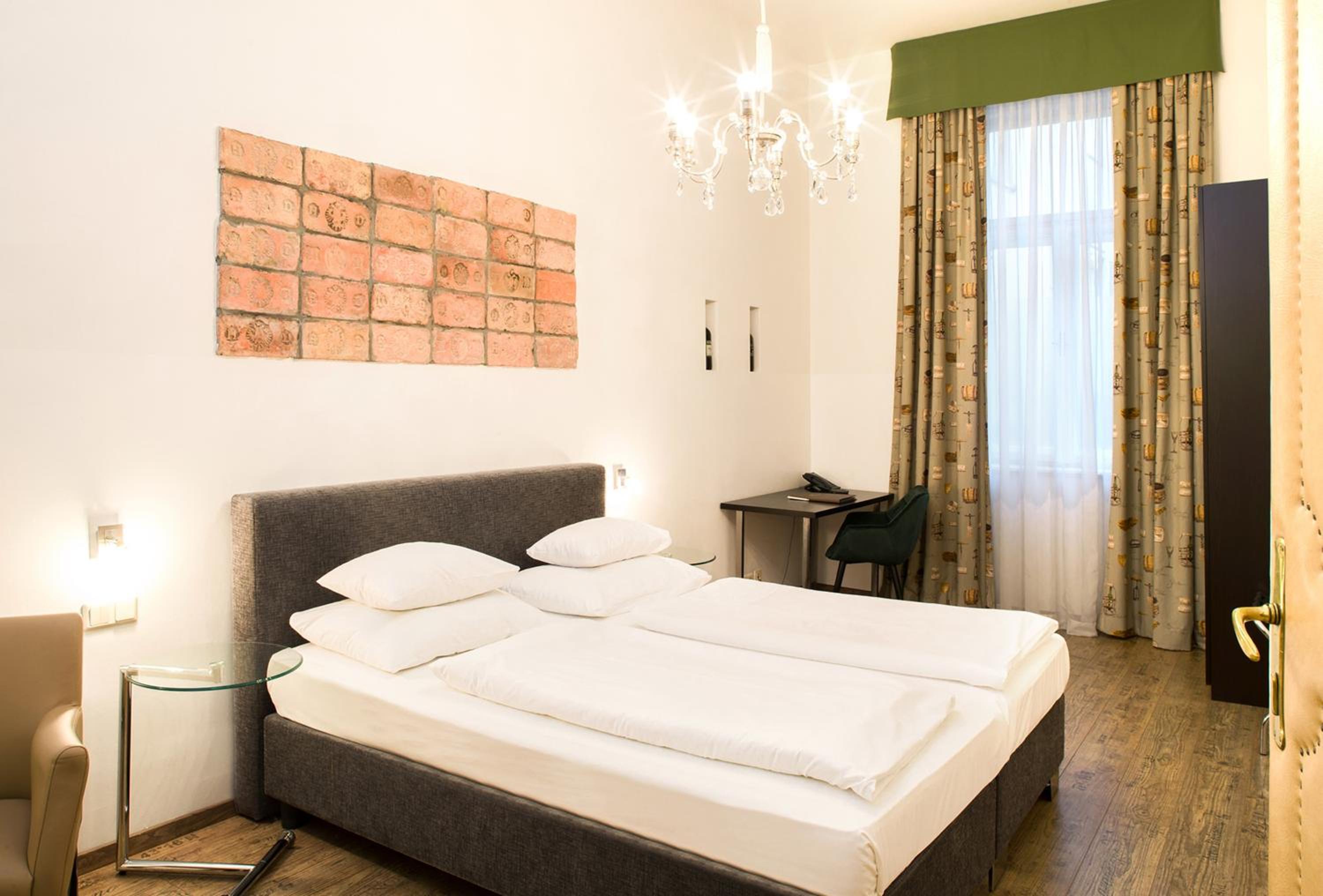 Comfort, King Bed
