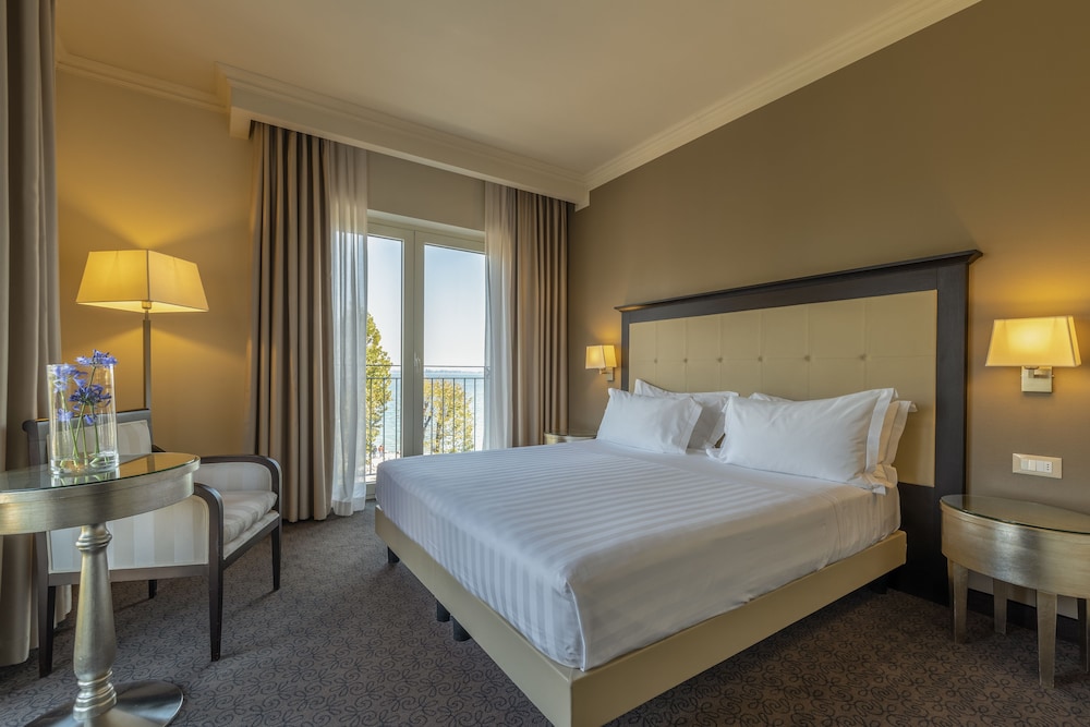 Villa Rosa Hotel 23/65