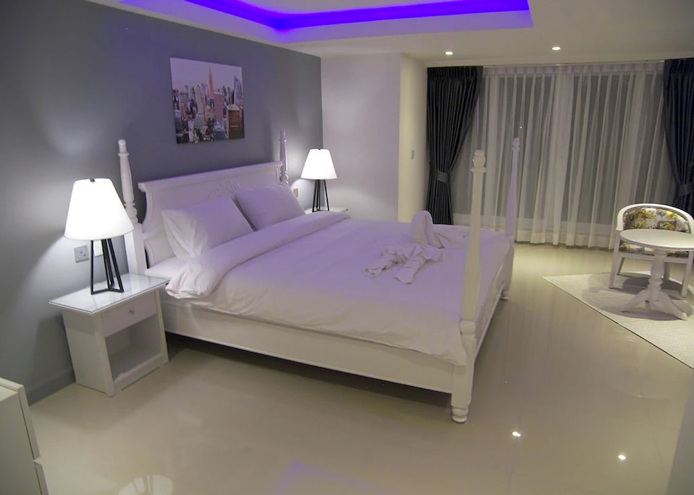 3 BEDROOMS, APARTMENT