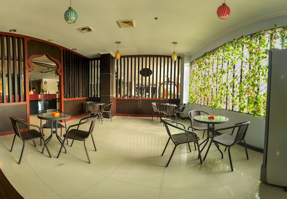 Grand Madani Hotel Syariah (ex Grand Madani Hotel by Prasanthi Syariah) 26/32