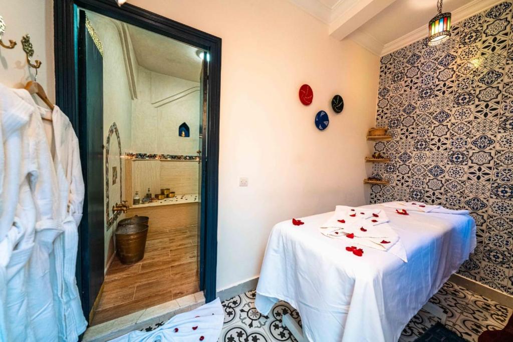 Riad Kiyanjana 30/43
