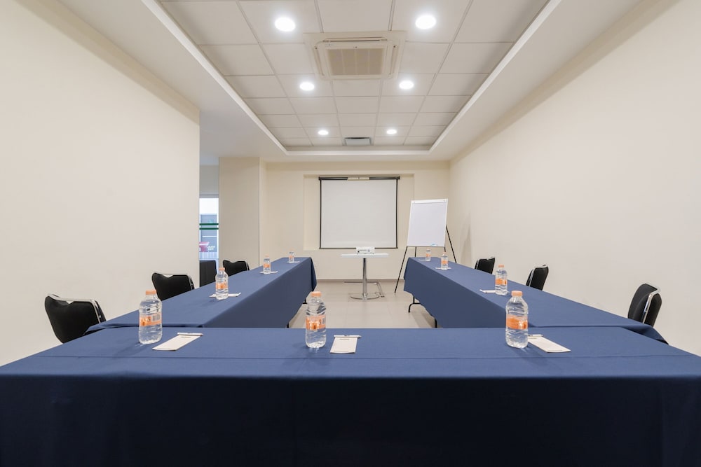 City Express Junior by Marriott Aguascalientes Centro 39/46