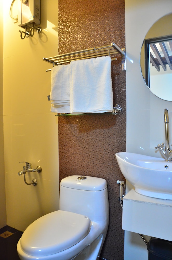 Oriental Zen Suites 48/50