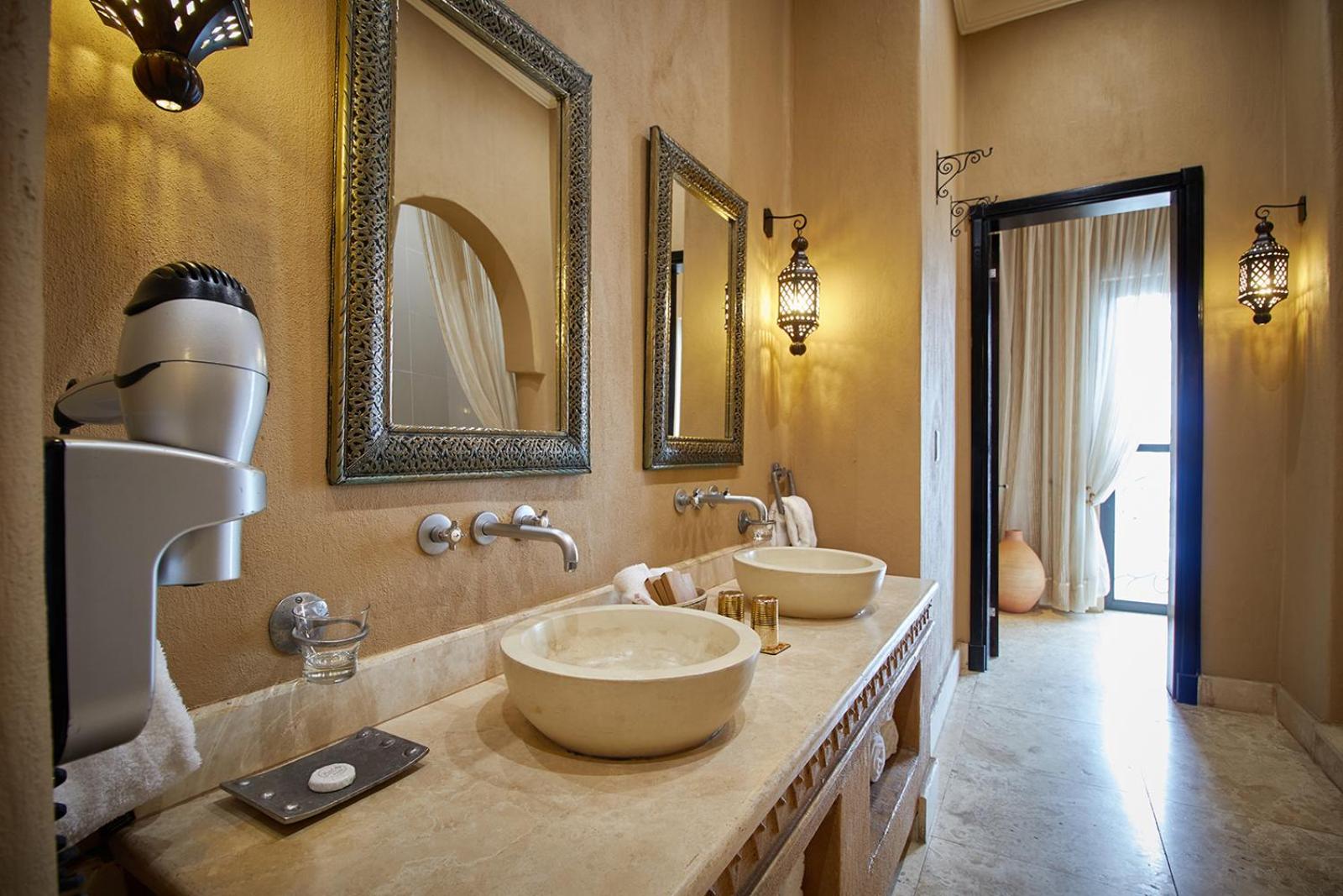 Executive, Suite