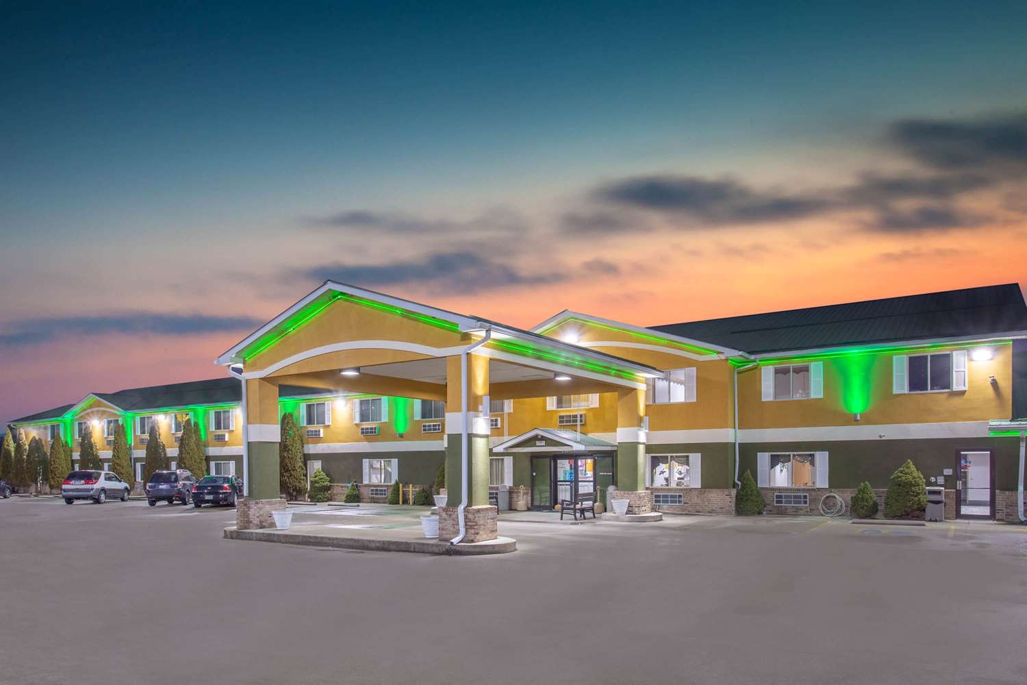 Super 8 By Wyndham Bedford 8/11