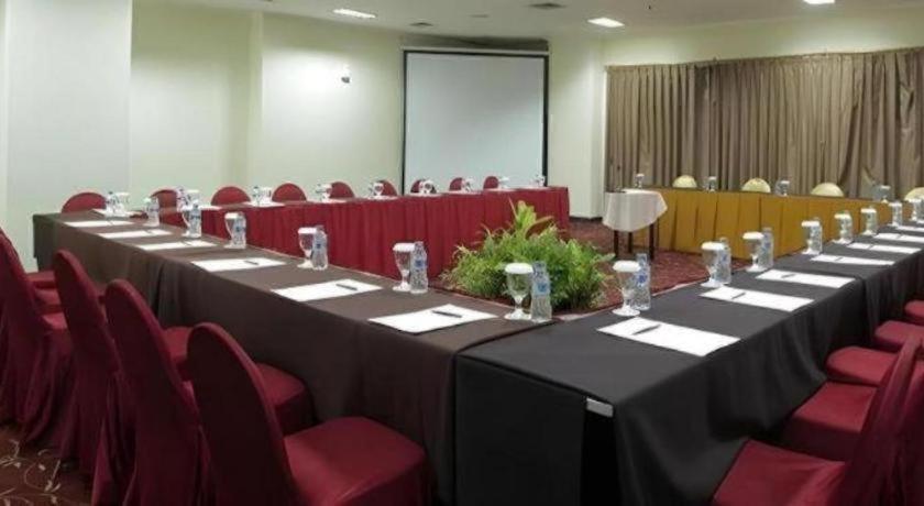 Oasis Amir Hotel Kt 20/24