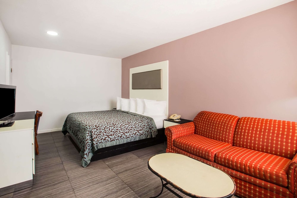 Arya Blu Inn and Suites (Ex Days Inn Ormond Beach Mainsail Oceanfront) 21/43