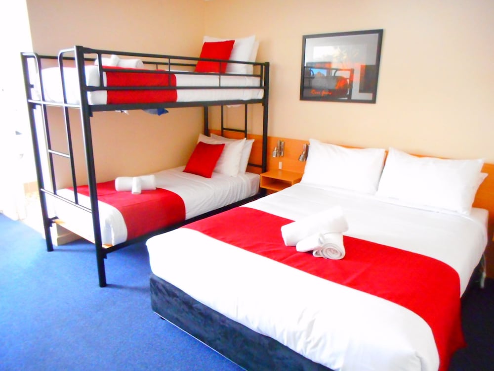 Townhouse Motel Cowra 19/56