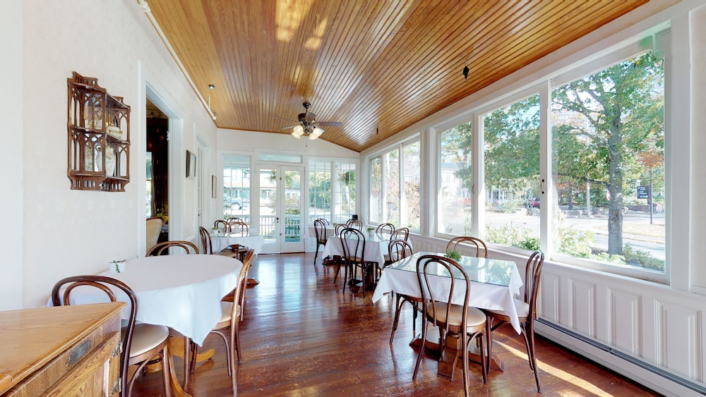 Holbrook House Bed and Breakfast- Bar Harbor ME 32/50
