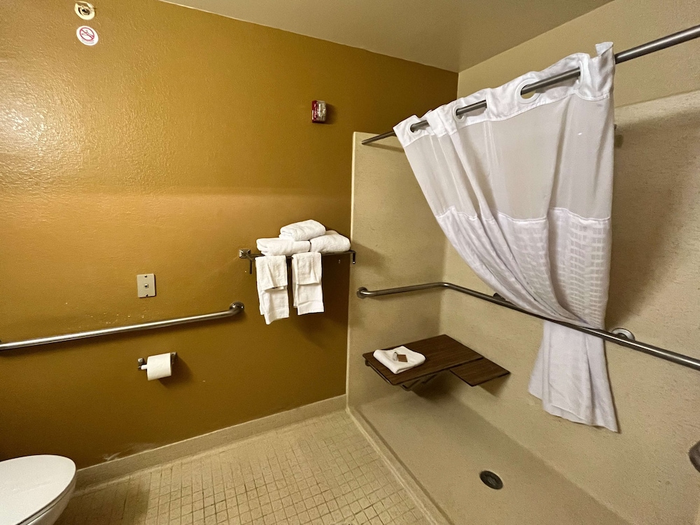 Standard, Queen Bed, Studio6 Memphis, TN – East Memphis 7/7