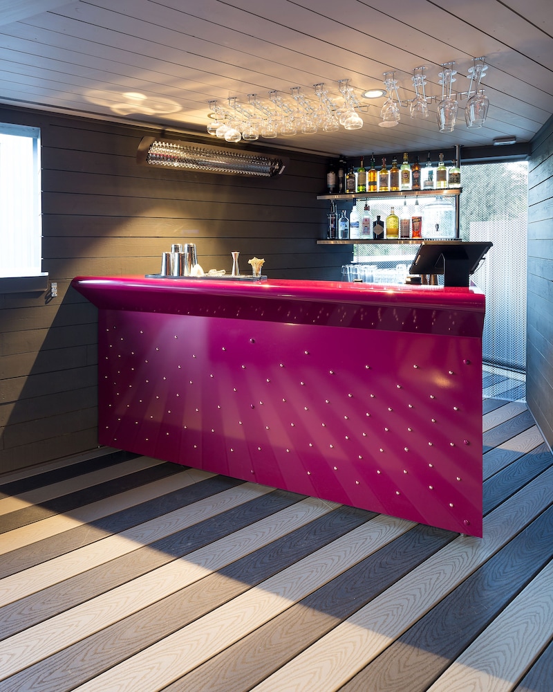 Pangea Pod Hotel 10/50