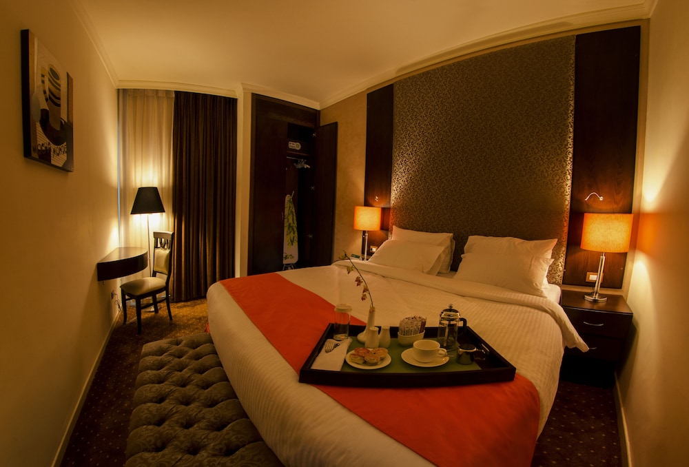 Room at Meneur Hotel, AMMAN