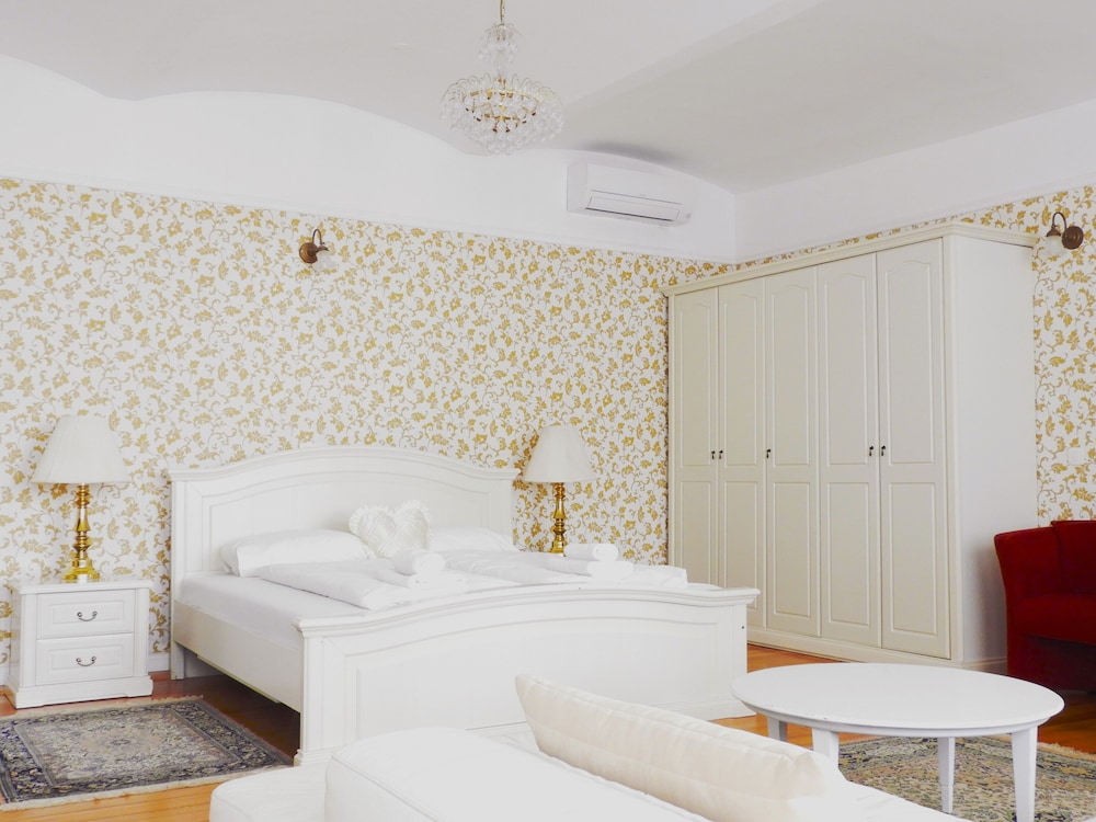Superior, Suite, King and Twin Beds