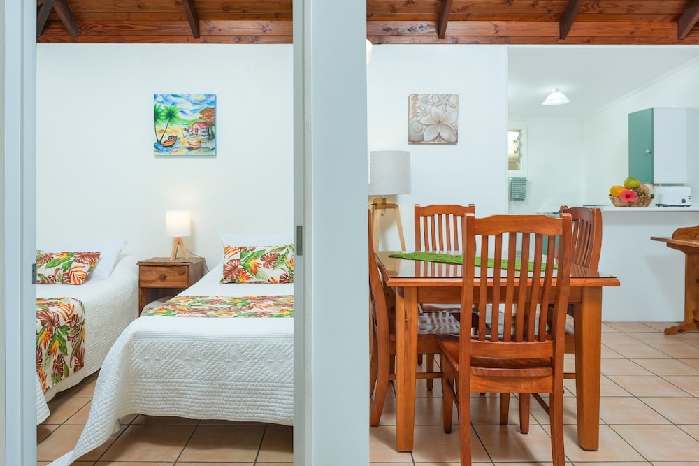 THE COOKS OASIS HOLIDAY VILLAS 35/50