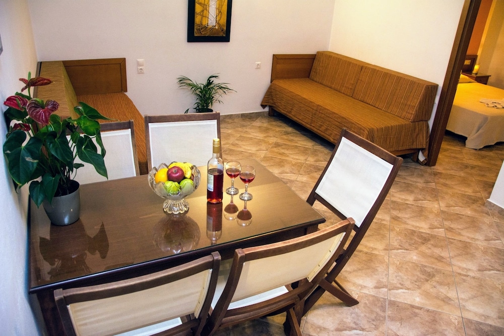 Hotel Ippolity Village 53/71