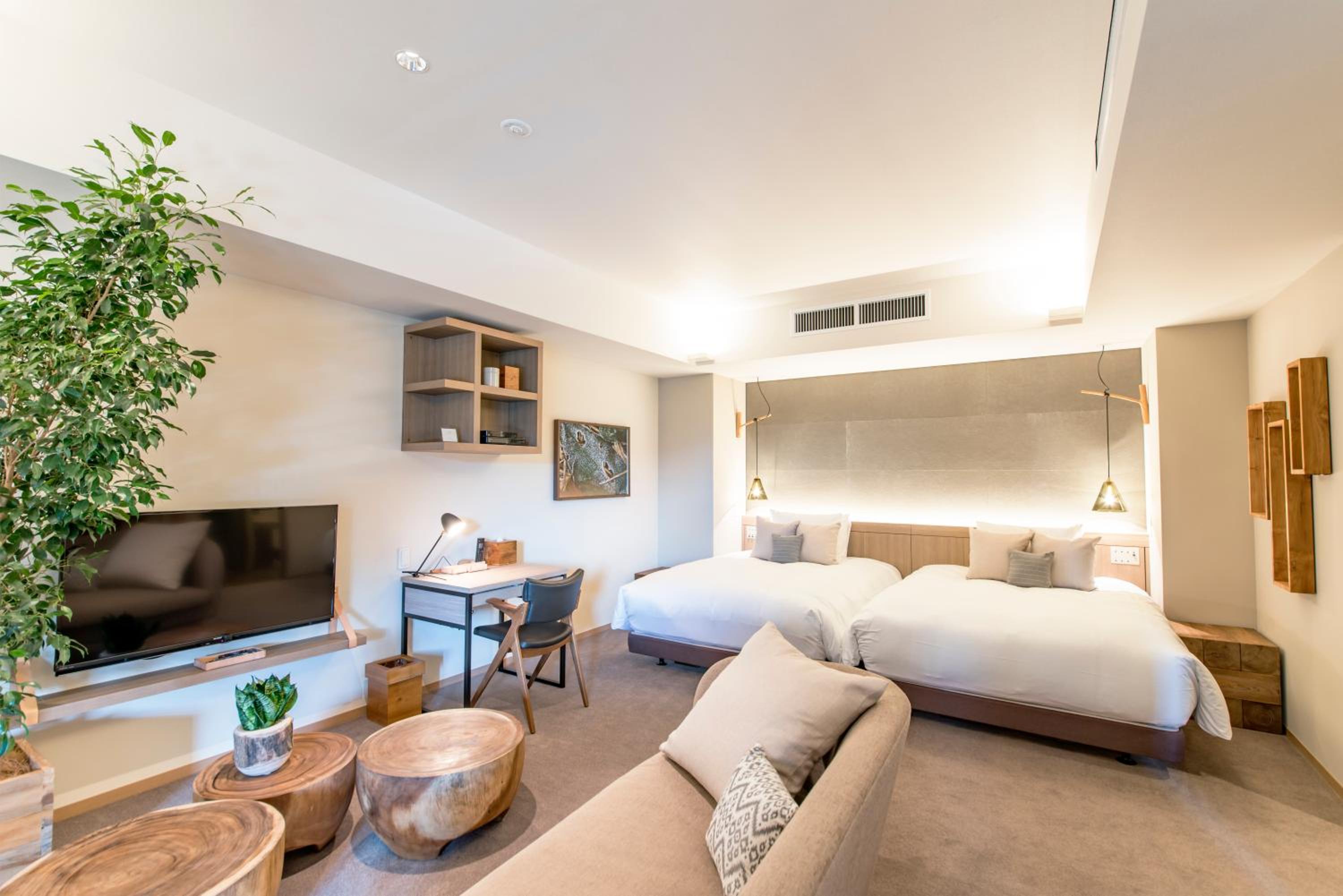 Superior, Suite, Mountain and Lake View, Top Floor