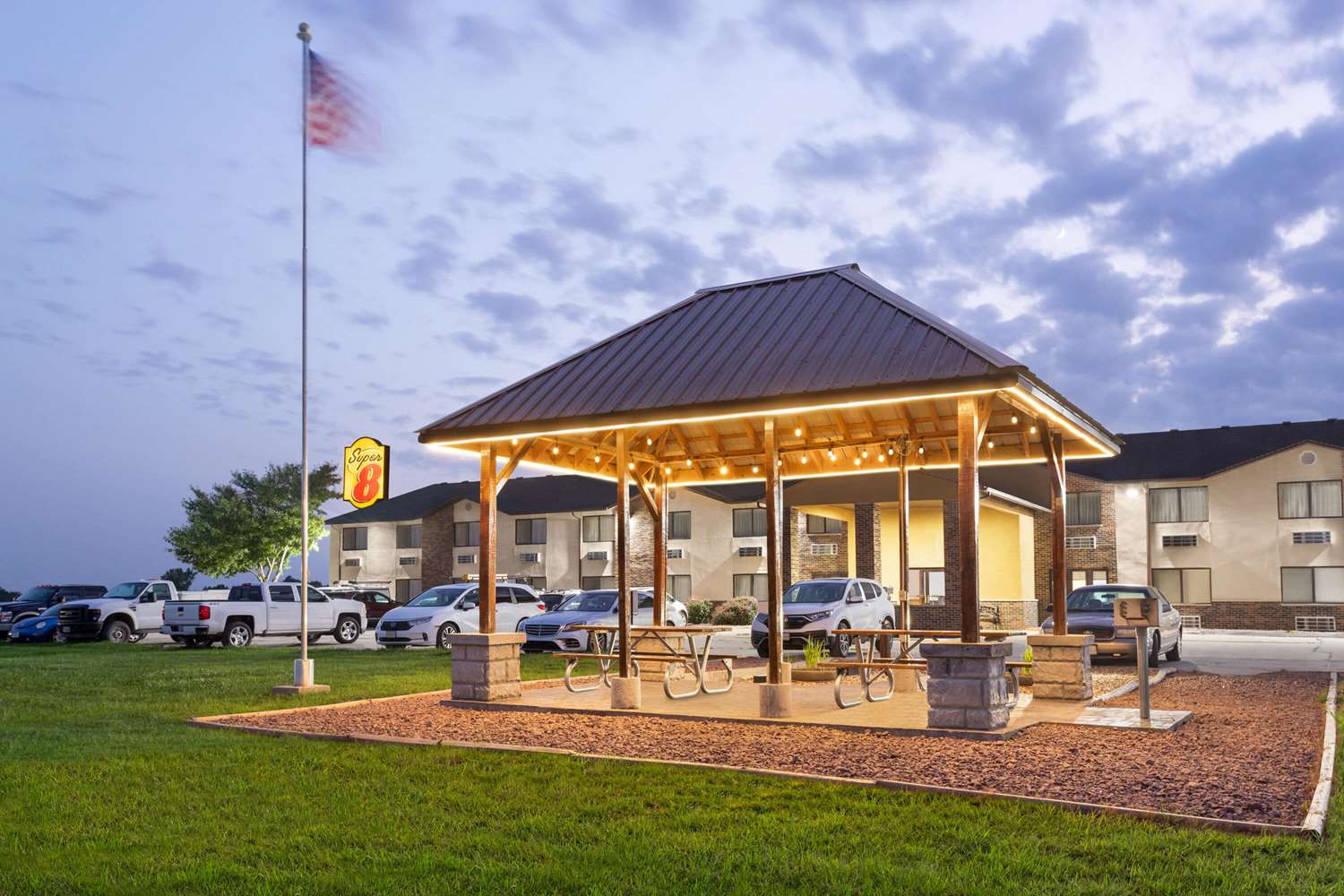 Super 8 By Wyndham Chillicothe 2/25