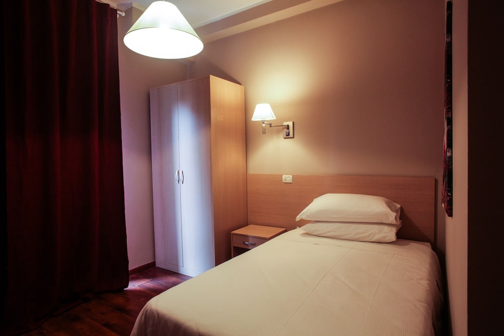 Porta Romana Hotel 24/54